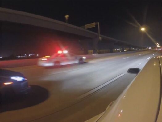 1000 Beygirlik Yeni Ford Mustang ile Gazlarken Polise Yakalanıyor