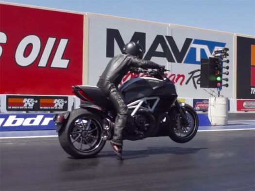 2015 Ducati Diavel – 2014 Chevrolet Corvette Stingray Drag Yarışı