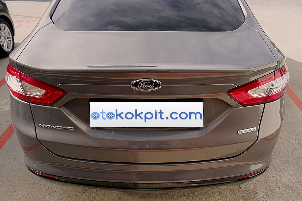 Ford Mondeo Sedan 1.5 EcoBoost Titanium - 4