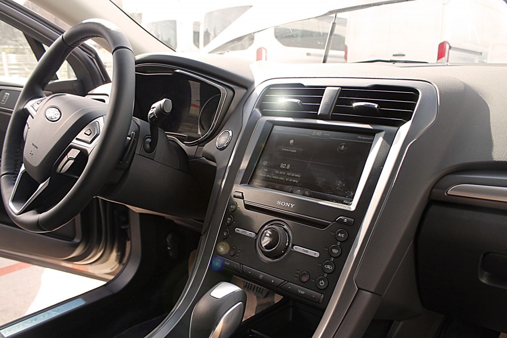 Ford Mondeo Sedan 1.5 EcoBoost Titanium - 10