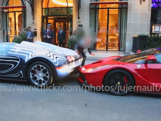 Bugatti Veyron ile Geri Gelirken Laferrariye Çarpmak