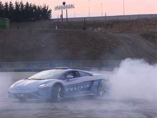 Lamborghini Gallardo Polis Aracı Lastik Yakıyor