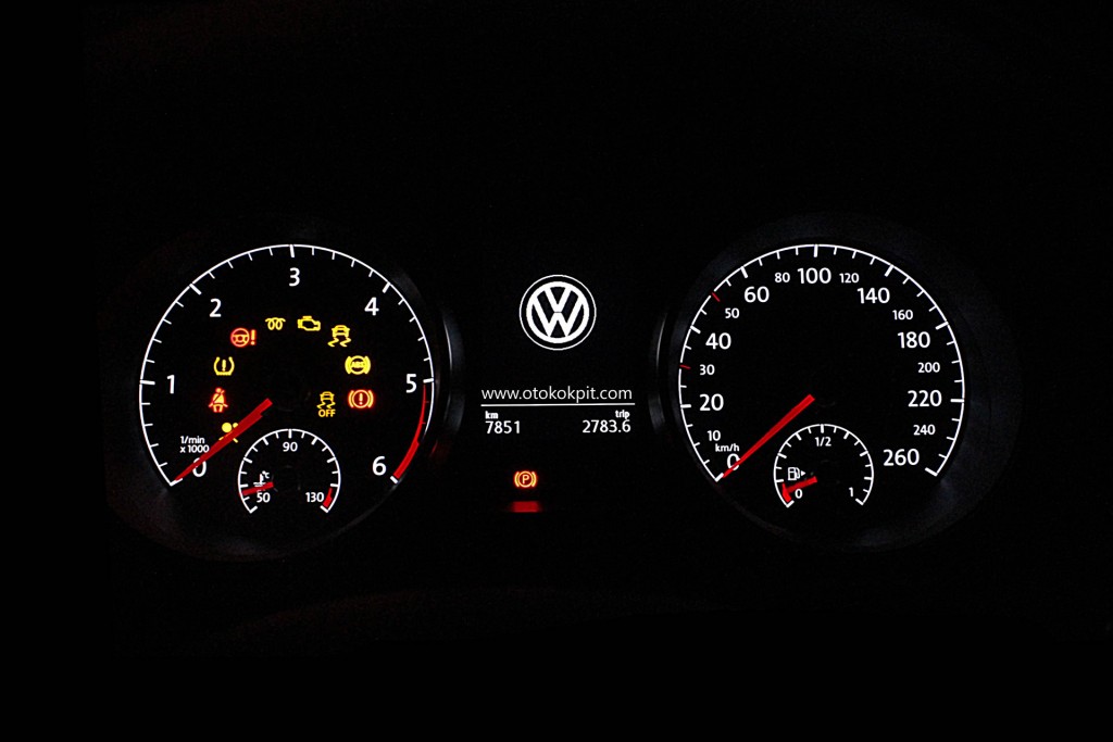 Volkswagen Golf 7 TDI DSG Comfortline Testi -7