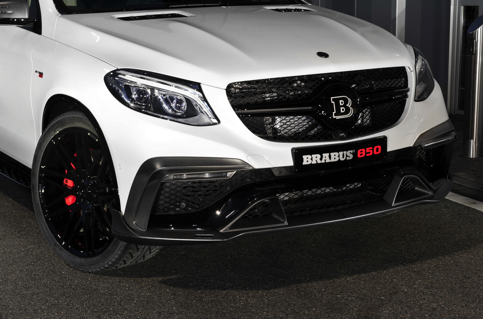 Brabus 850 Mercedes GLE 63 AMG Coupe Yay nland Oto Kokpit