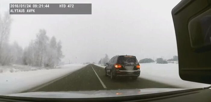 Polisin, Çalıntı Mercedes Kovalamacası