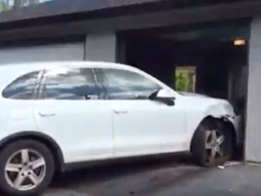 Porsche Cayenne’in Park Çilesine Bakar Mısınız?