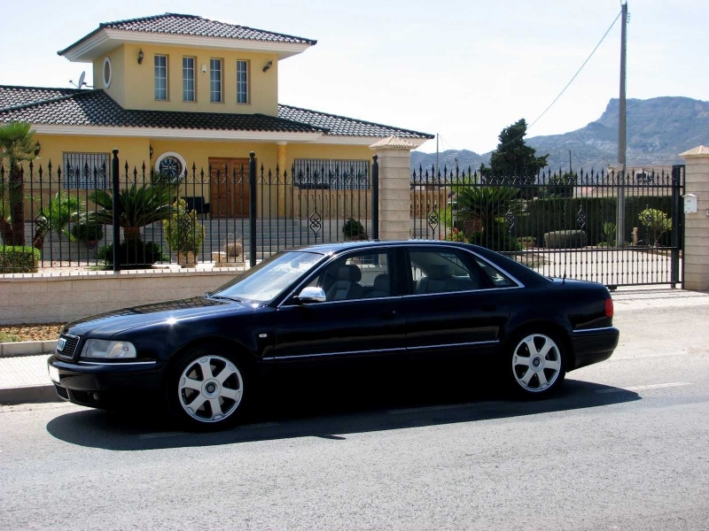 Audi s8 2000