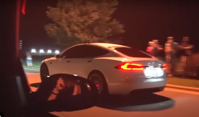 Tesla Model S, Hızlıları Üzmeye Devam Ediyor