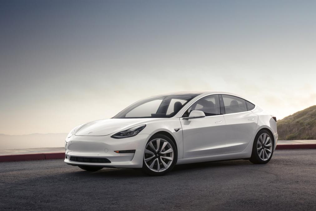 Yeni Tesla Model 3 Fiyatı