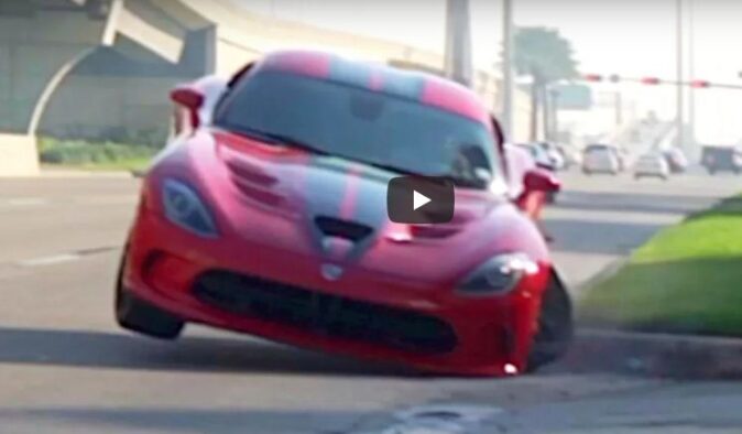 Hava Atmak İsteyen Dodge Viper, Fena Patladı