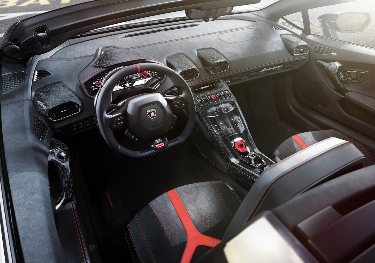 2019 Lamborghini Huracan Performante Spyder Kokpiti