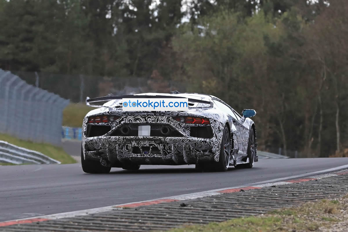 Lamborghini Aventador SV Jota Kaç Beygir?