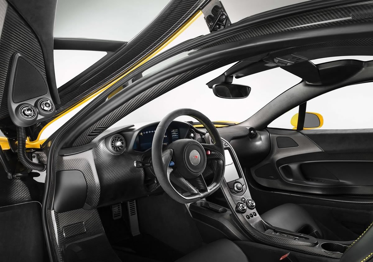 McLaren P1 Kokpiti