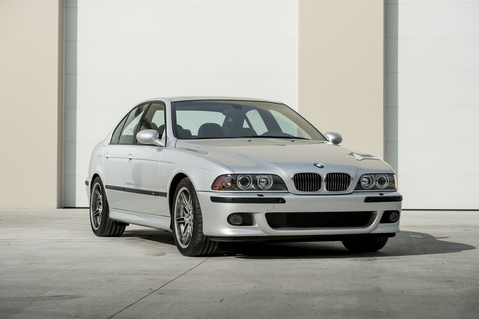 2002 BMW M5