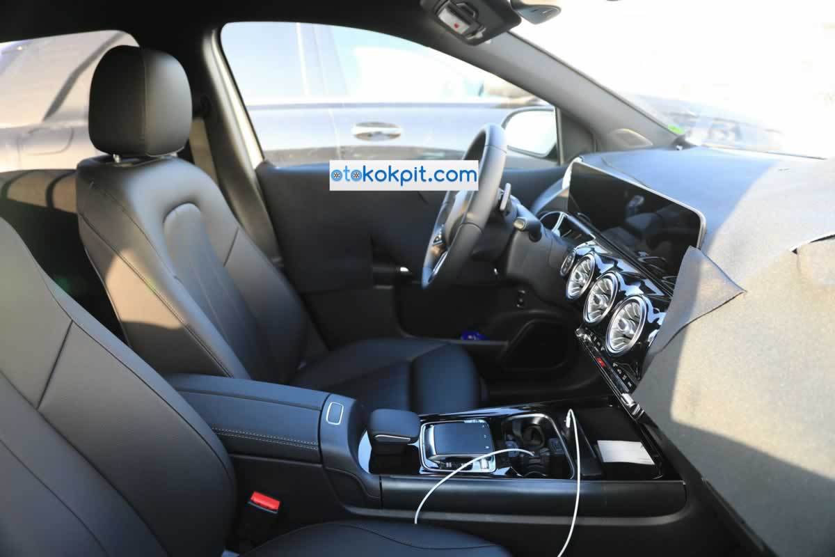 Yeni Kasa Mercedes-Benz B Serisi Kokpiti