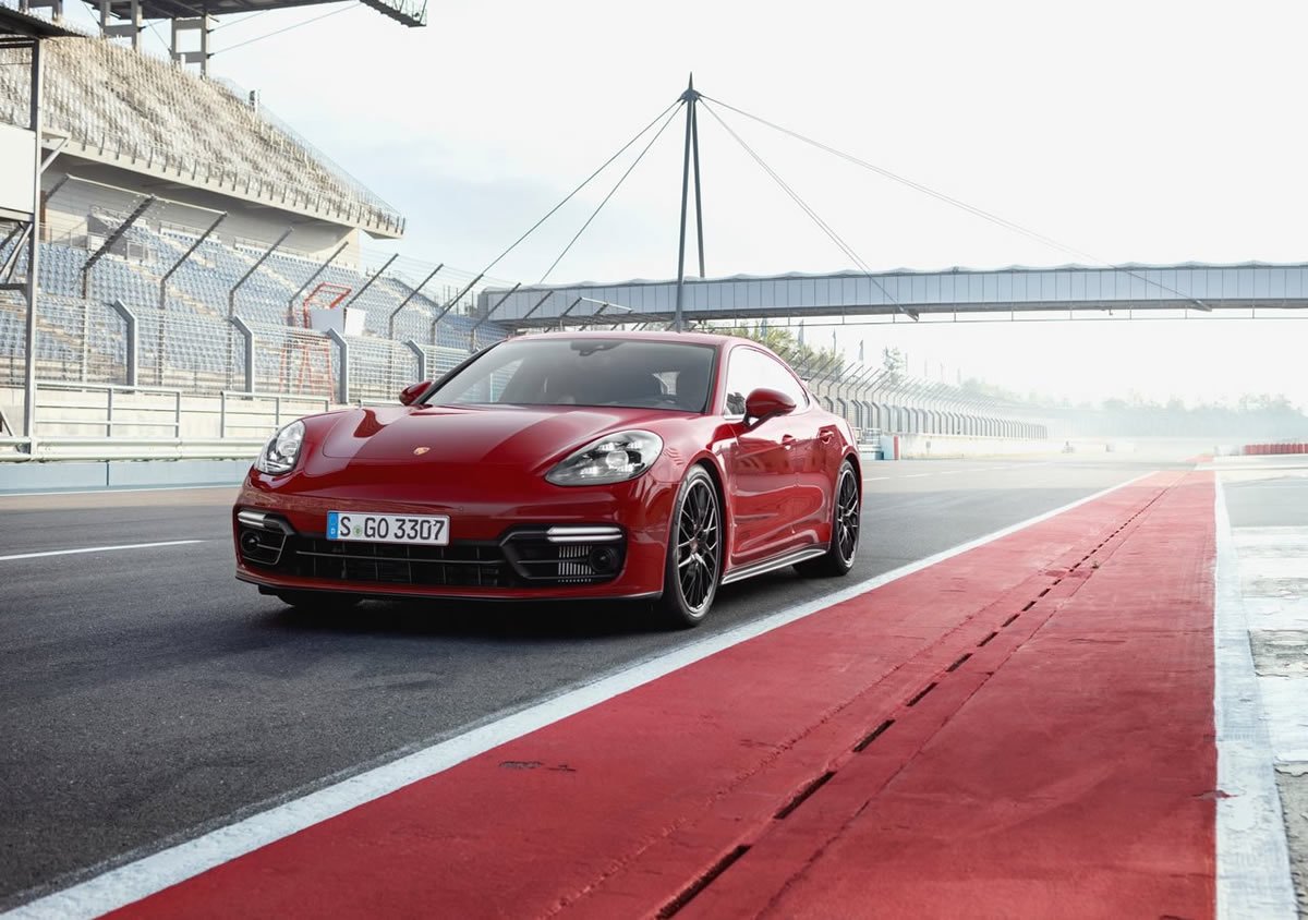 2019 Yeni Porsche Panamera GTS Özellikleri