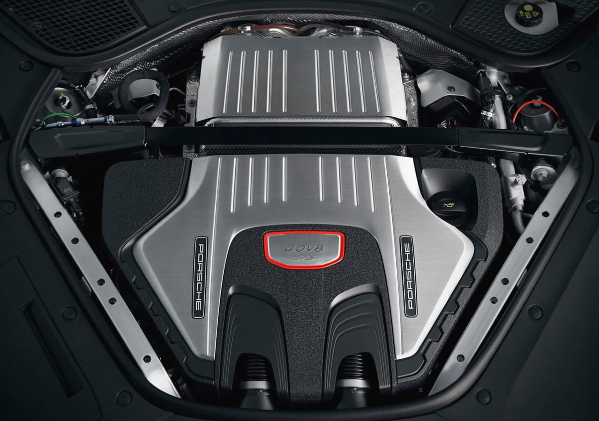 2019 Yeni Porsche Panamera GTS Motoru
