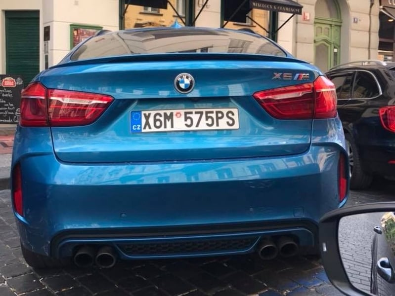 Sıra Dışı BMW X6M Plakaları