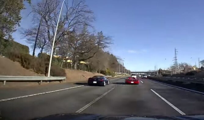 Ferrari 360 ile F50 Arasındaki Yarış Kazayla Sonlandı