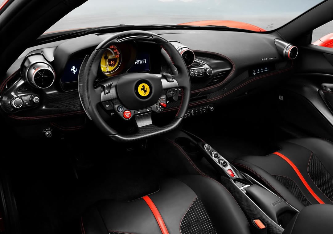2020 Yeni Ferrari F8 Kokpiti