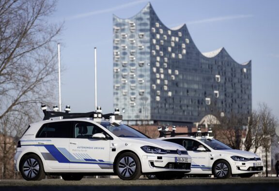 Volkswagen, e-Golf ile Seviye 4 Otonom Sürüşü Testine Başladı