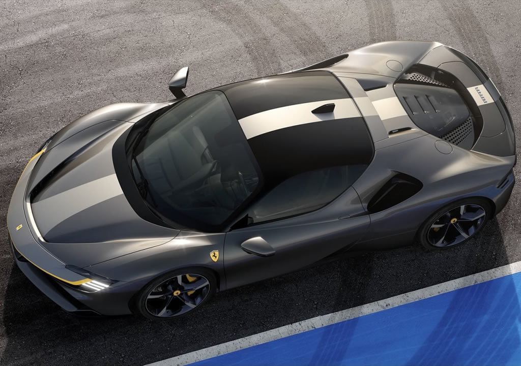 Yeni Ferrari SF90 Stradale Menzili