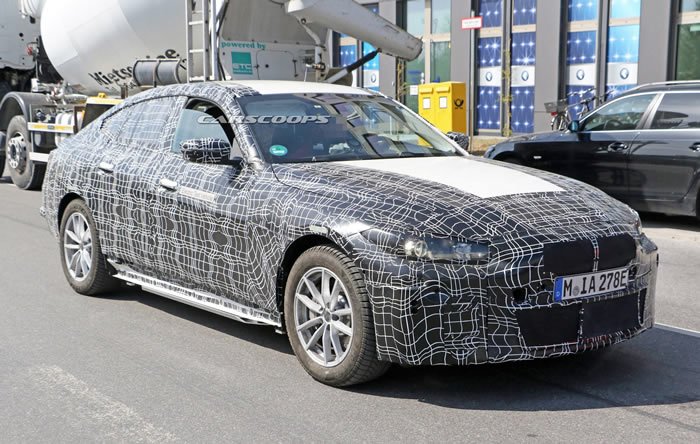 2021 Yeni BMW i4 Menzili