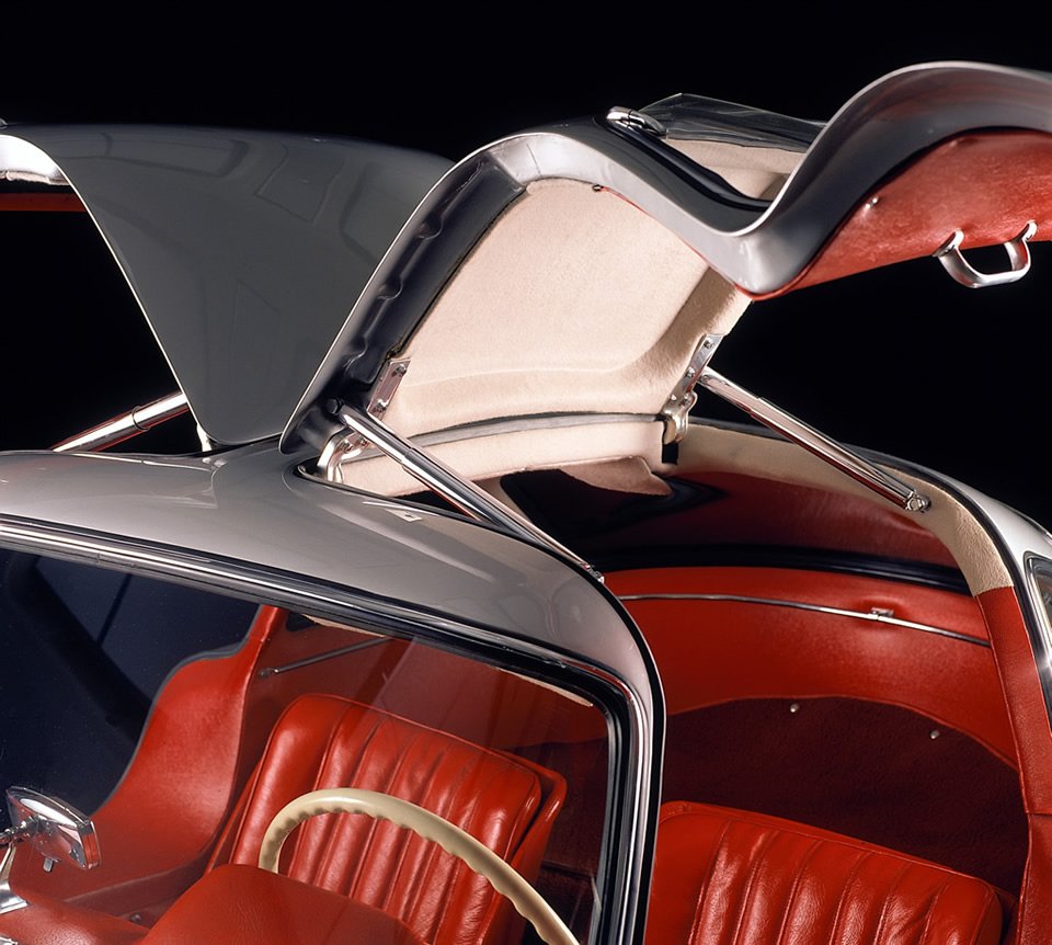 Martı Kanatlı Mercedes-Benz 300SL Gullwing