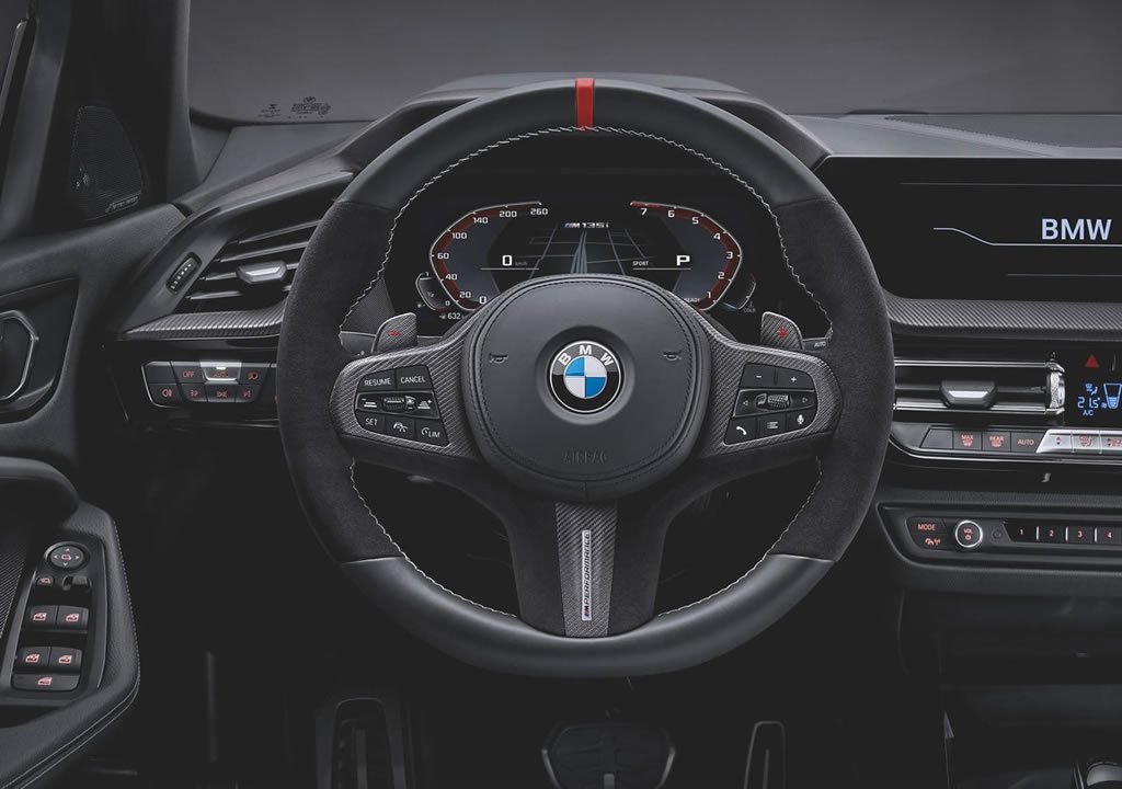 Yeni Kasa BMW 1 Serisi İçin M Performans Kiti İçi