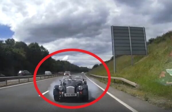Morgan Sürücüsü Duran Trafiği Fark Edemedi ve Kaza Yaptı