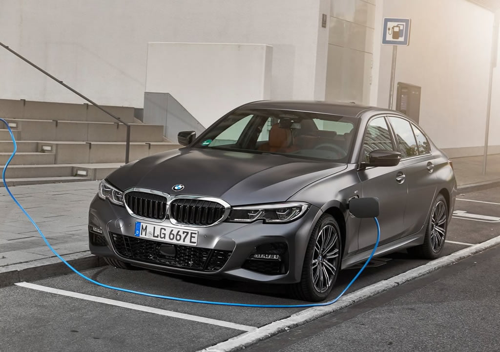 2019 BMW 330e Sedan Özellikleri