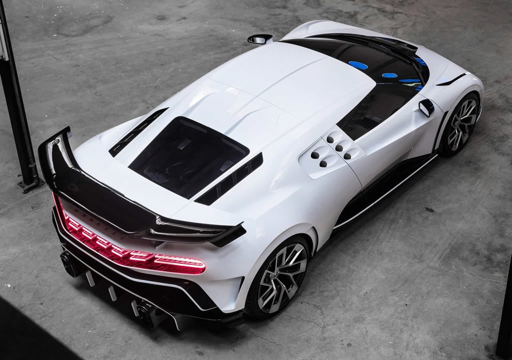 2020 Yeni Bugatti Centodieci Özellikleri