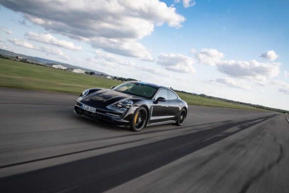 Yeni Porsche Taycan Performans Testinden Sorunsuz Geçti