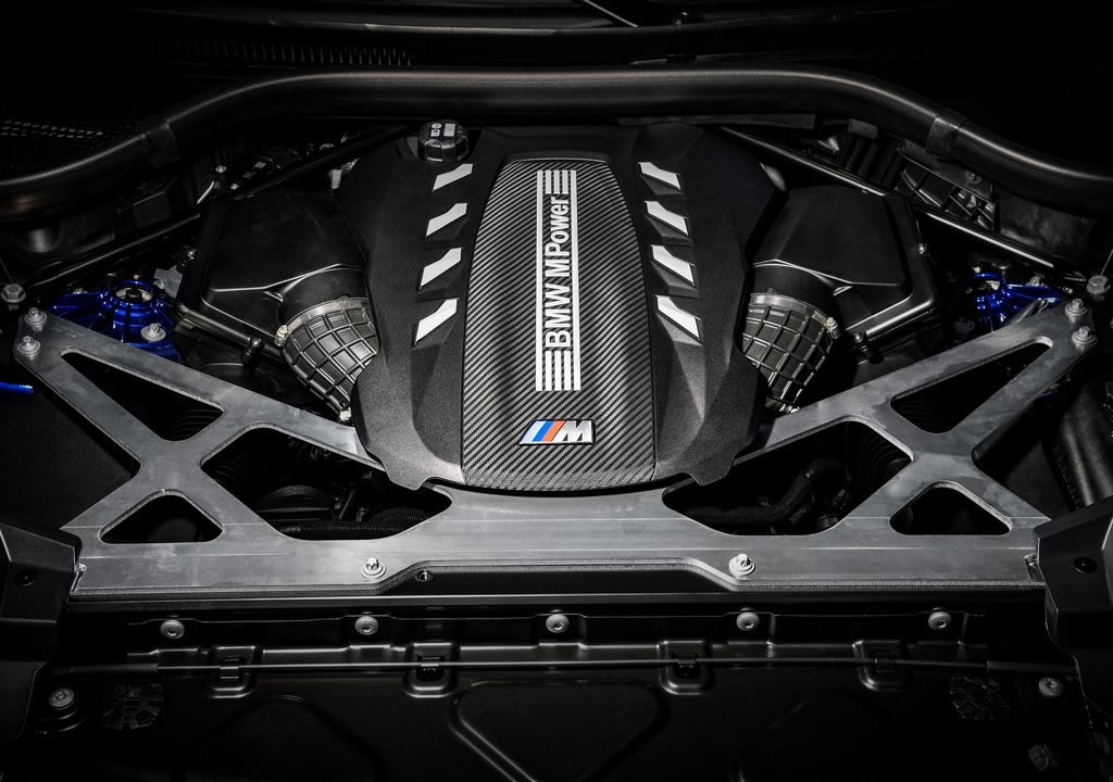 2020 BMW X5 M Competition Motoru