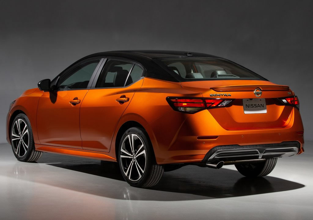 2020 Nissan Sentra Fotoğrafları