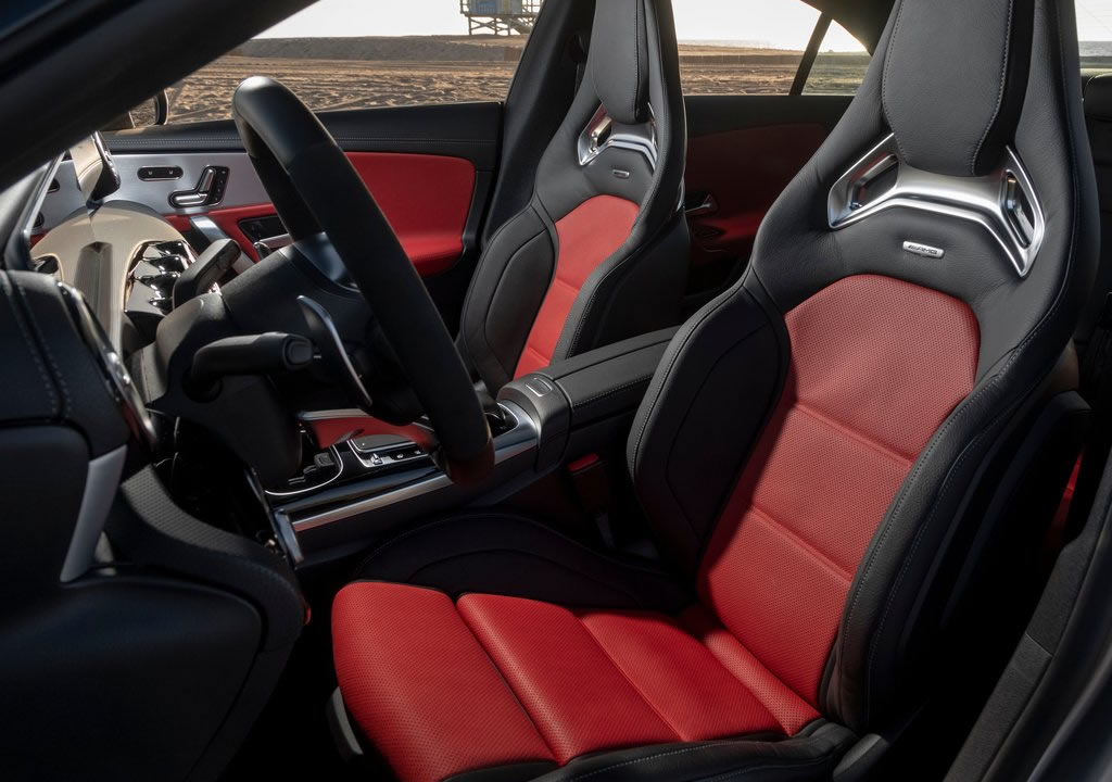 2020 Yeni Mercedes- AMG CLA45 İçi