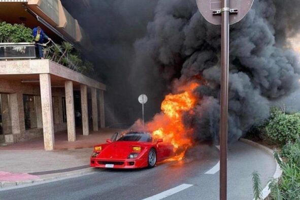 Ferrari F40 Cayır Cayır Yandı!