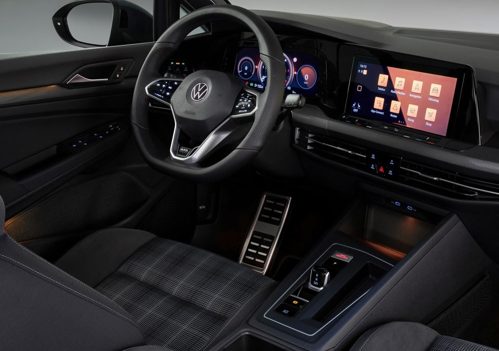2021 Volkswagen Golf 8 GTD Interior