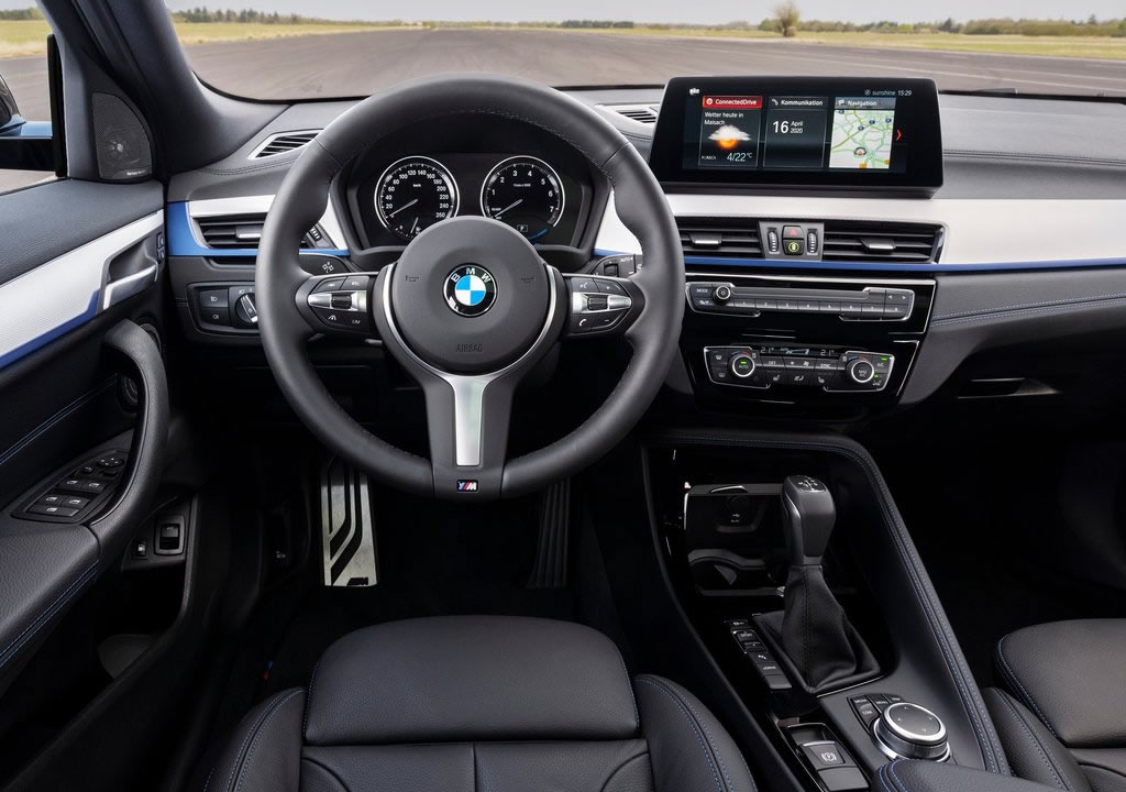 2020 Yeni BMW X2 xDrive25e Kokpiti