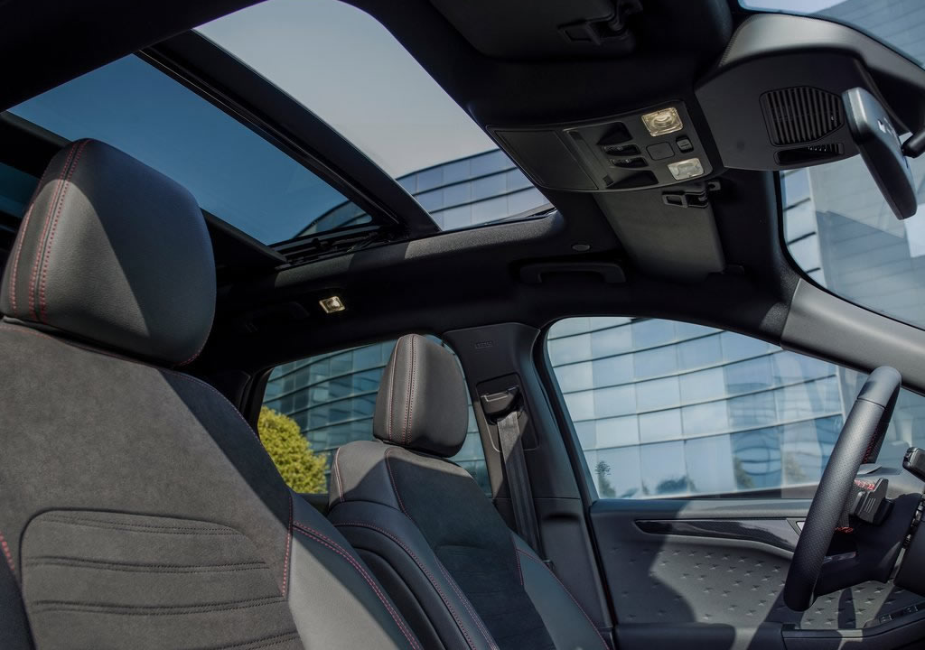 2020 Yeni Kasa Ford Kuga İçi