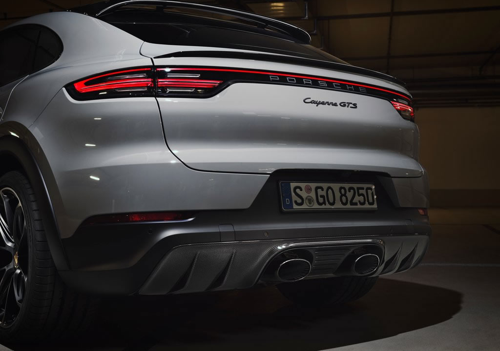 2020 Yeni Porsche Cayenne GTS Coupe 0100 km/s Oto Kokpit