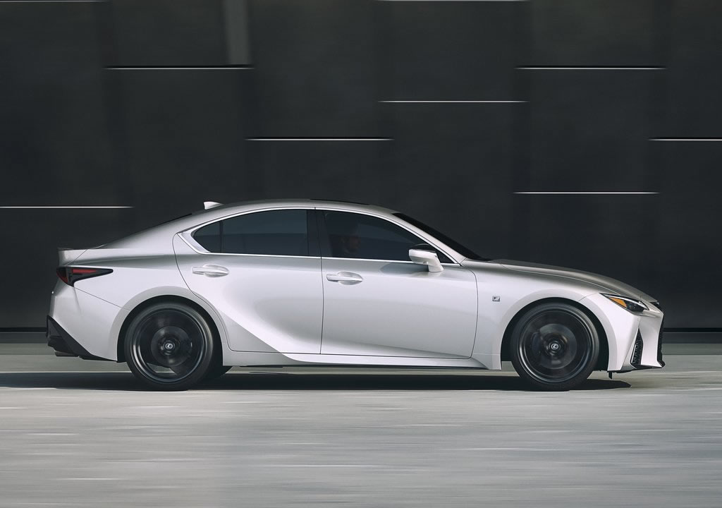 2021 Yeni Lexus IS