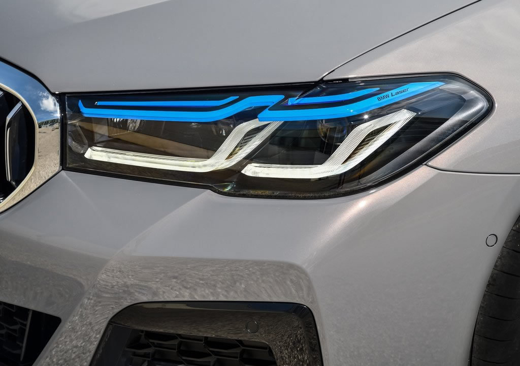 2021 BMW 545e xDrive