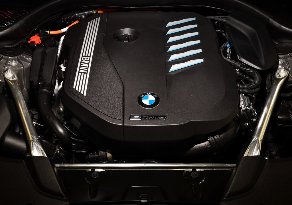 2021 Yeni BMW 545e xDrive Motoru