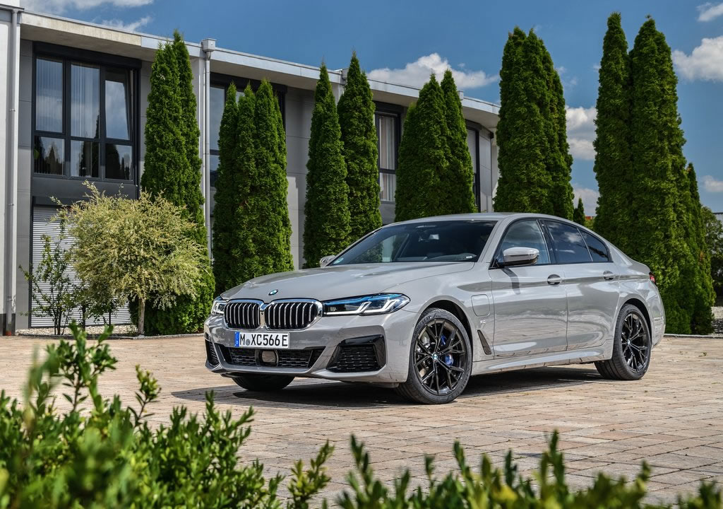 2021 Yeni BMW 545e xDrive Sedan