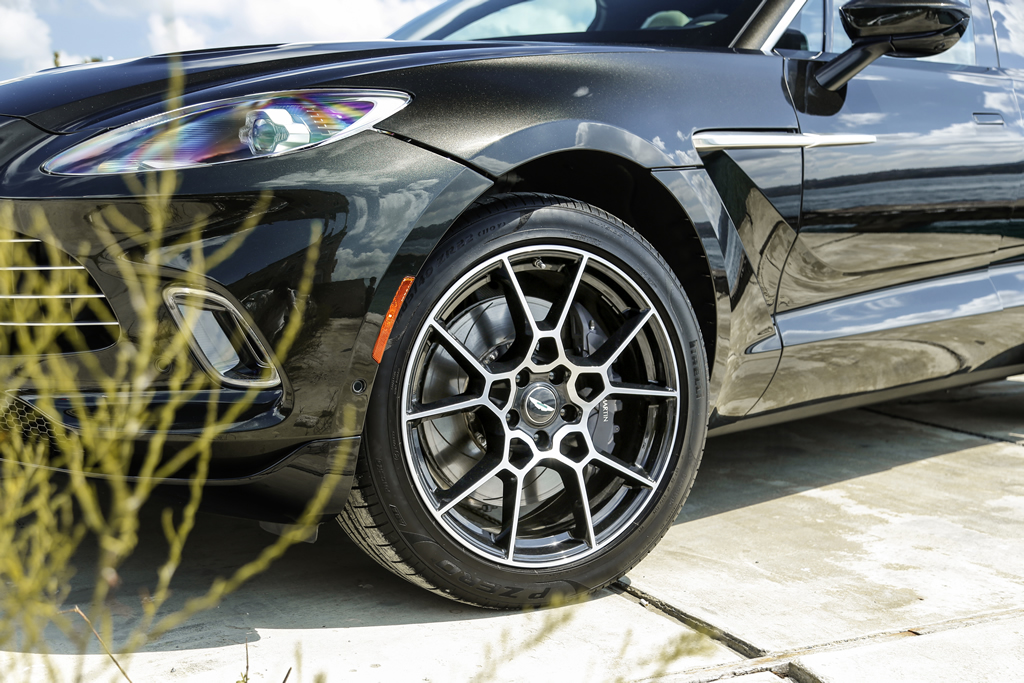 Aston Martin DBX