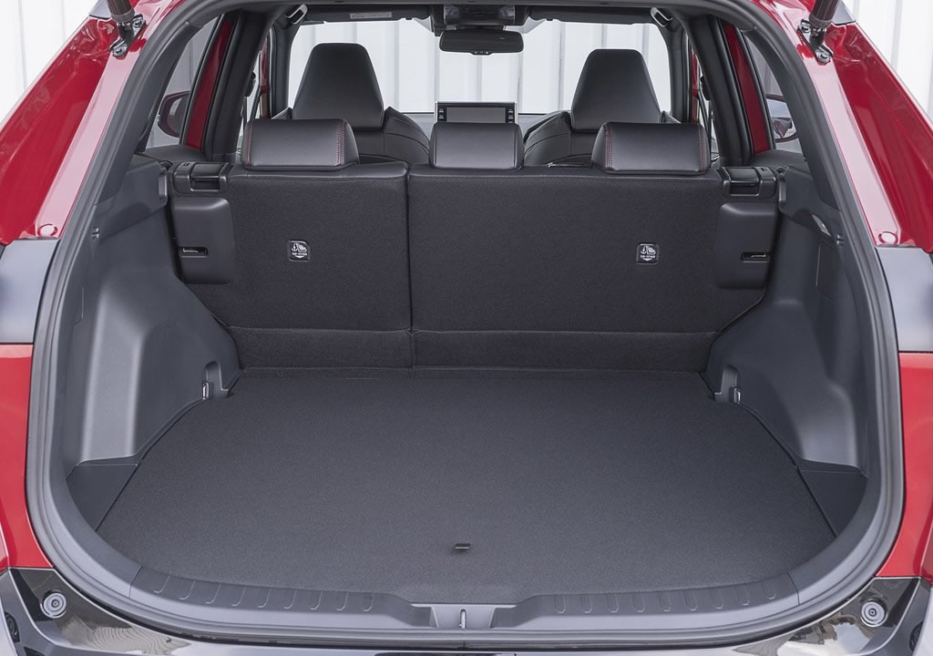 2021 Yeni Suzuki Across Bagaj Alanı