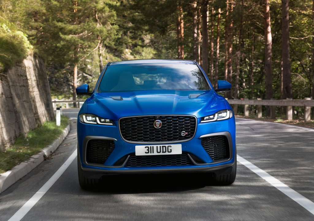 2021 Yeni Jaguar F-Pace SVR Fotoğrafları