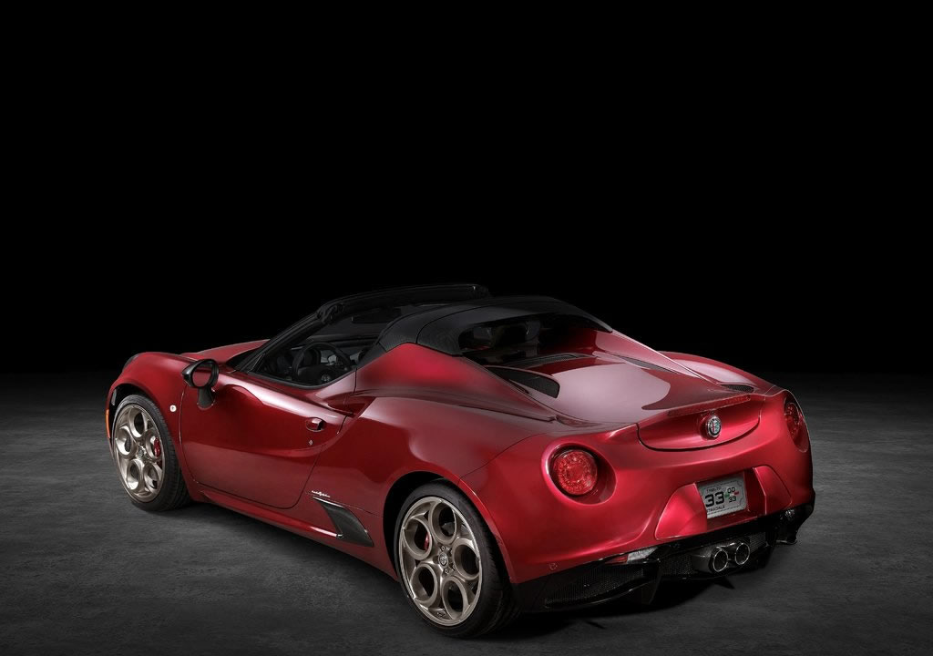 2021 Yeni Alfa Romeo 4C Spider 33 Stradale Tributo Özellikleri