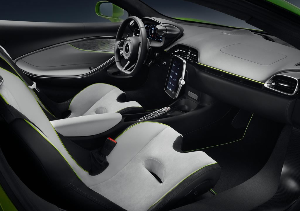 2022 McLaren Artura İçi